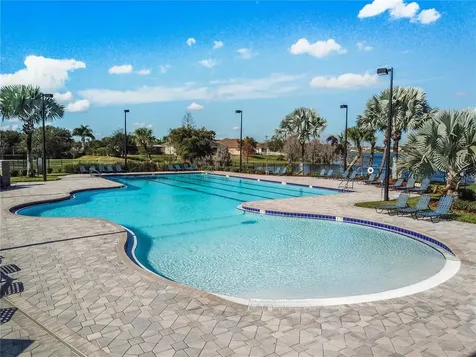 2585 Village Lakes Boulevard Lakeland FL 33805