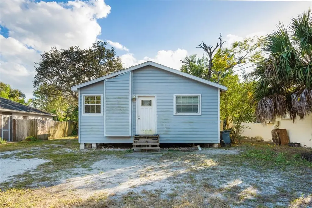 2818 W Tyson Avenue Tampa FL 33611