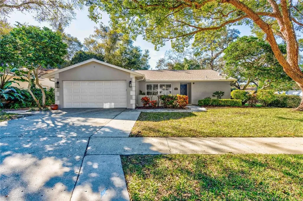 25 Harbor Oaks Circle Safety Harbor FL 34695