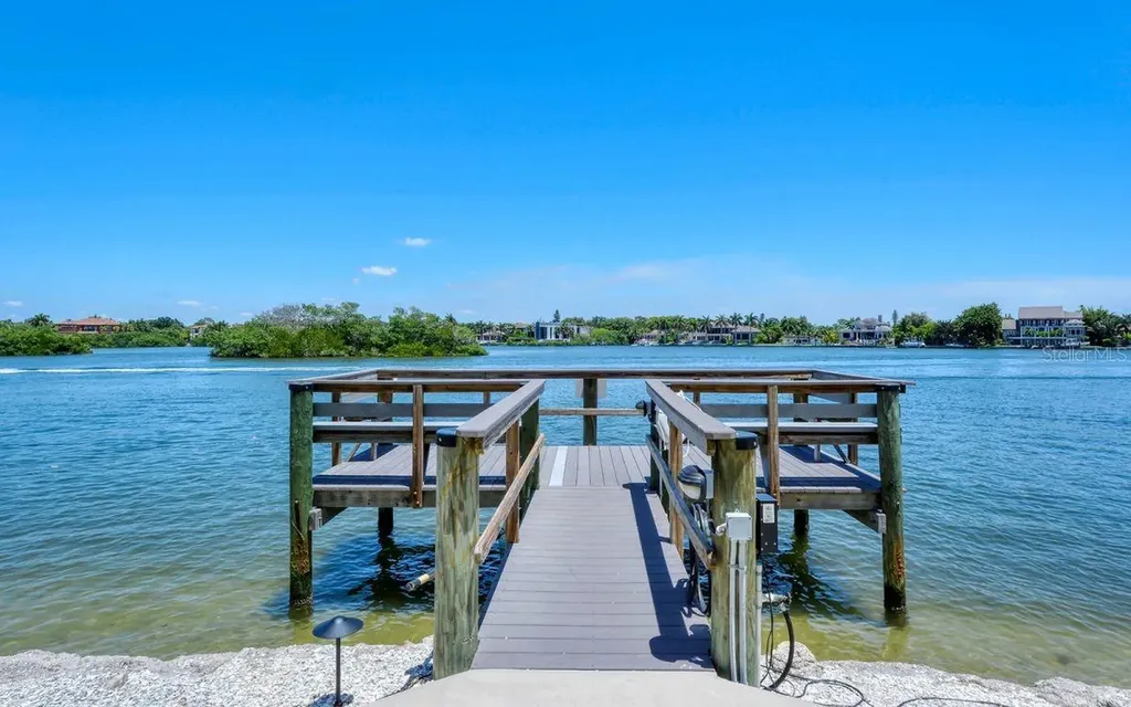 1250 N Portofino Drive Sarasota FL 34242