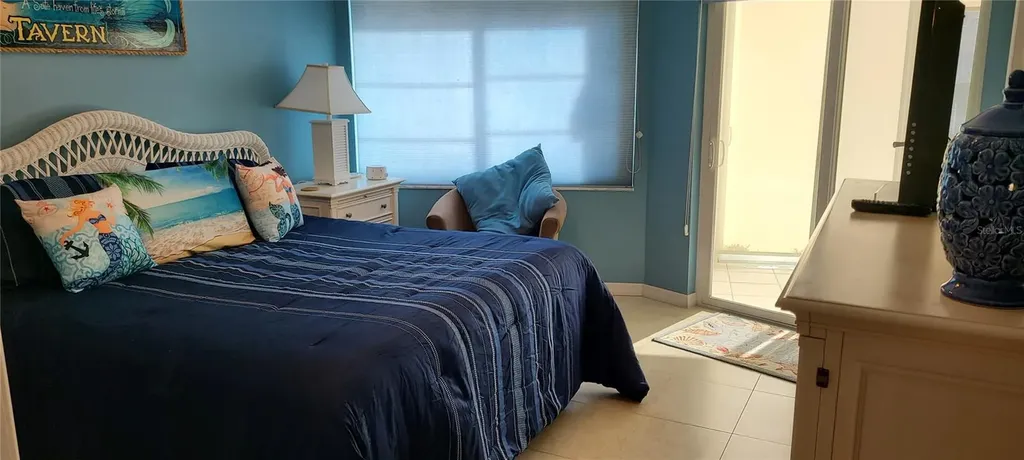 1250 N Portofino Drive Sarasota FL 34242