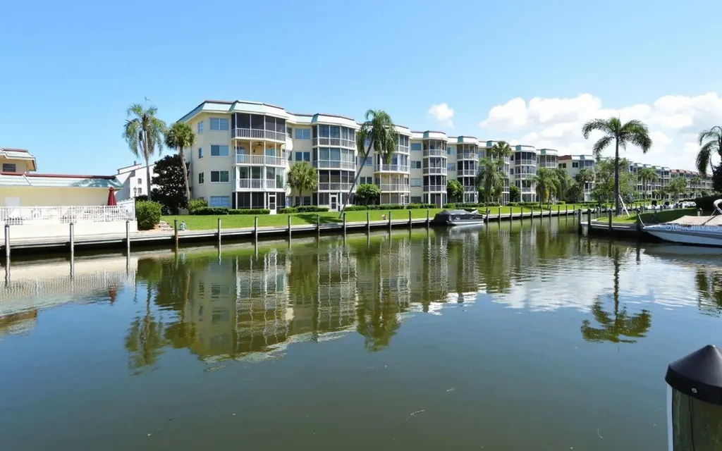 1250 N Portofino Drive Sarasota FL 34242