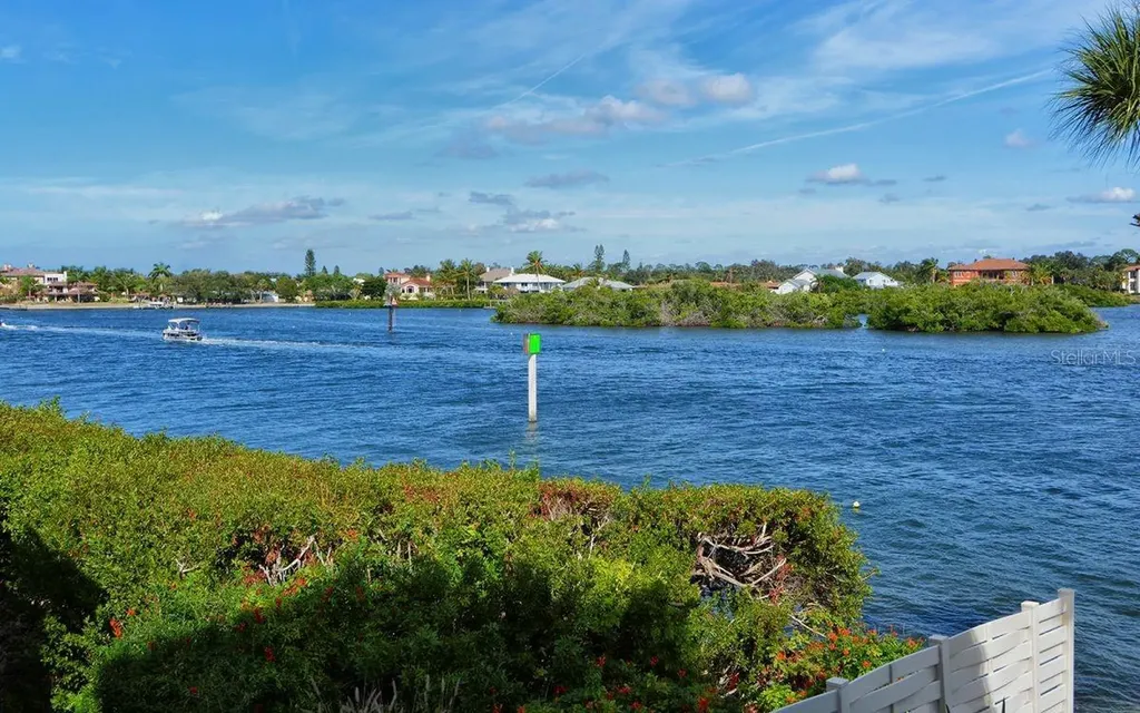 1250 N Portofino Drive Sarasota FL 34242