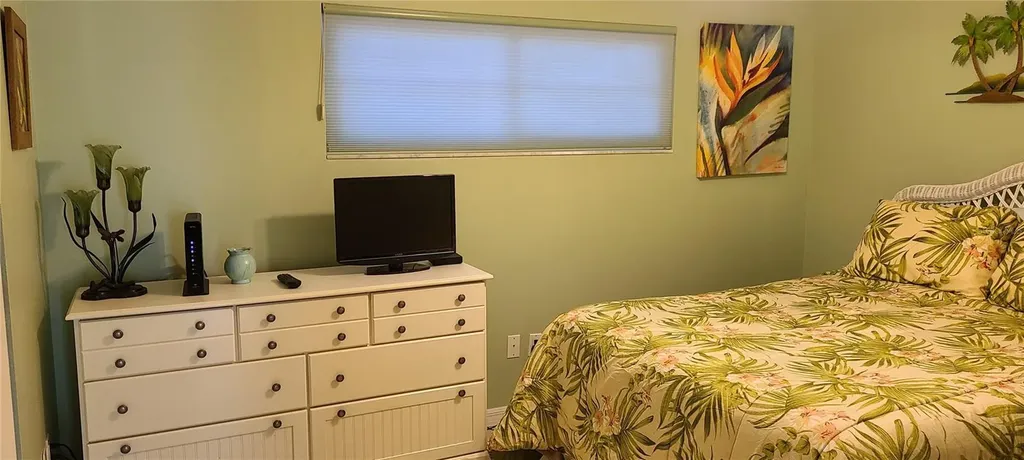 1250 N Portofino Drive Sarasota FL 34242