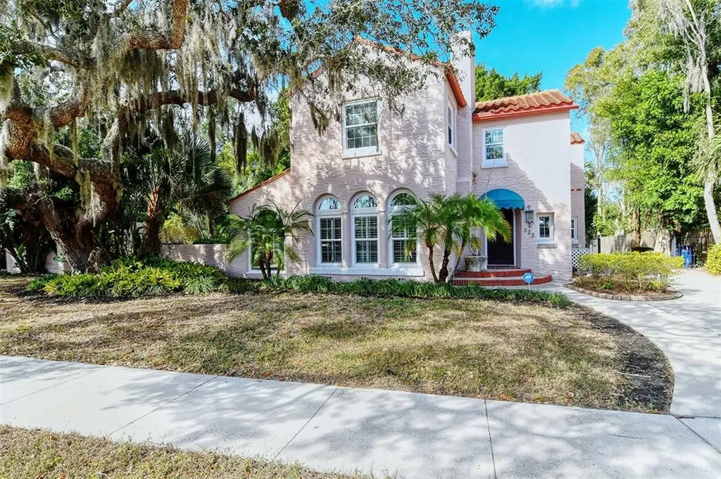 325 Whitfield Avenue Sarasota FL 34243
