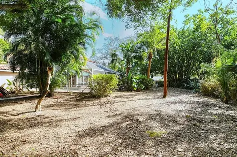 325 Whitfield Avenue Sarasota FL 34243