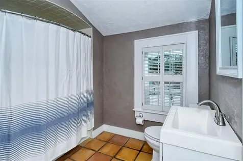 325 Whitfield Avenue Sarasota FL 34243