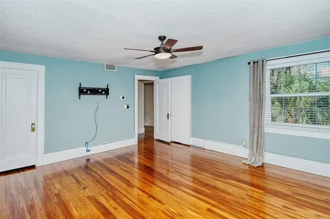 325 Whitfield Avenue Sarasota FL 34243