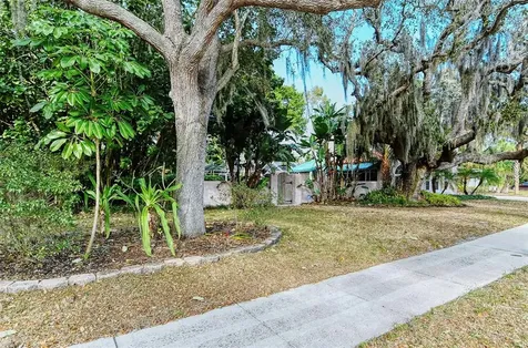 325 Whitfield Avenue Sarasota FL 34243