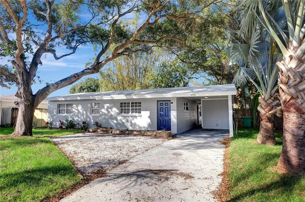 4209 W Iowa Avenue Tampa FL 33616