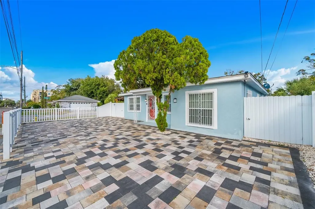 1407 N Lois Avenue Tampa FL 33607