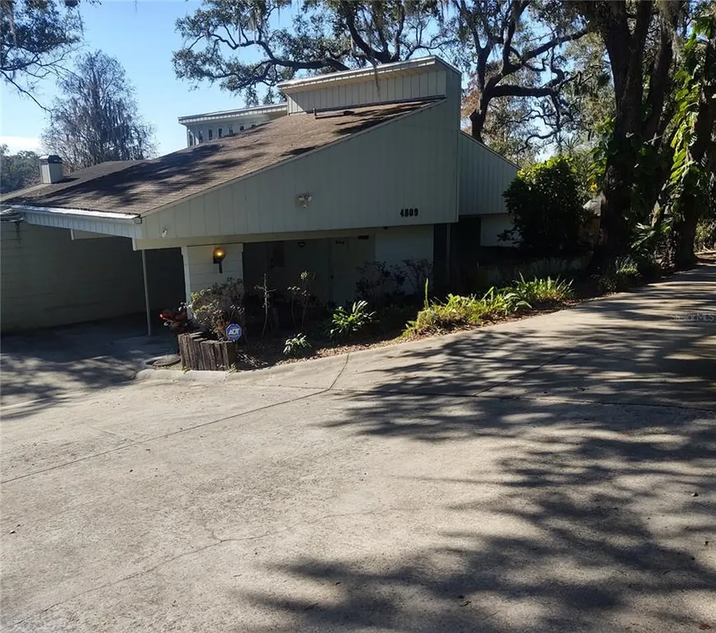 4809 River Hills Drive Tampa FL 33617