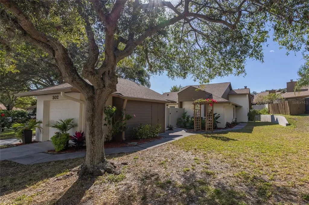 302 Parkside Lane Safety Harbor FL 34695