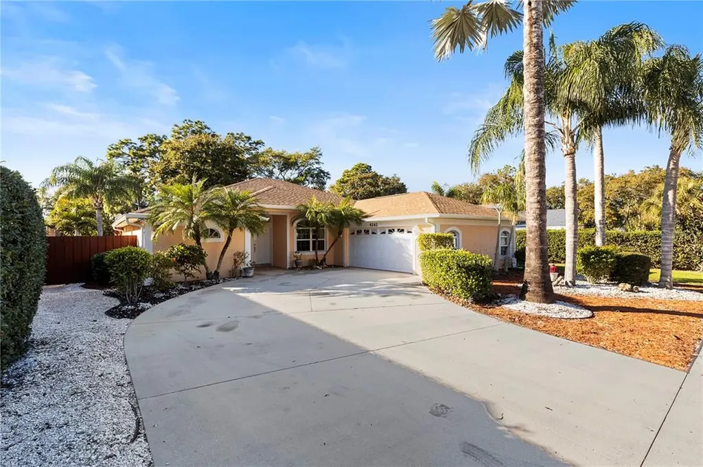 4262 Fiji Place Sarasota FL 34241