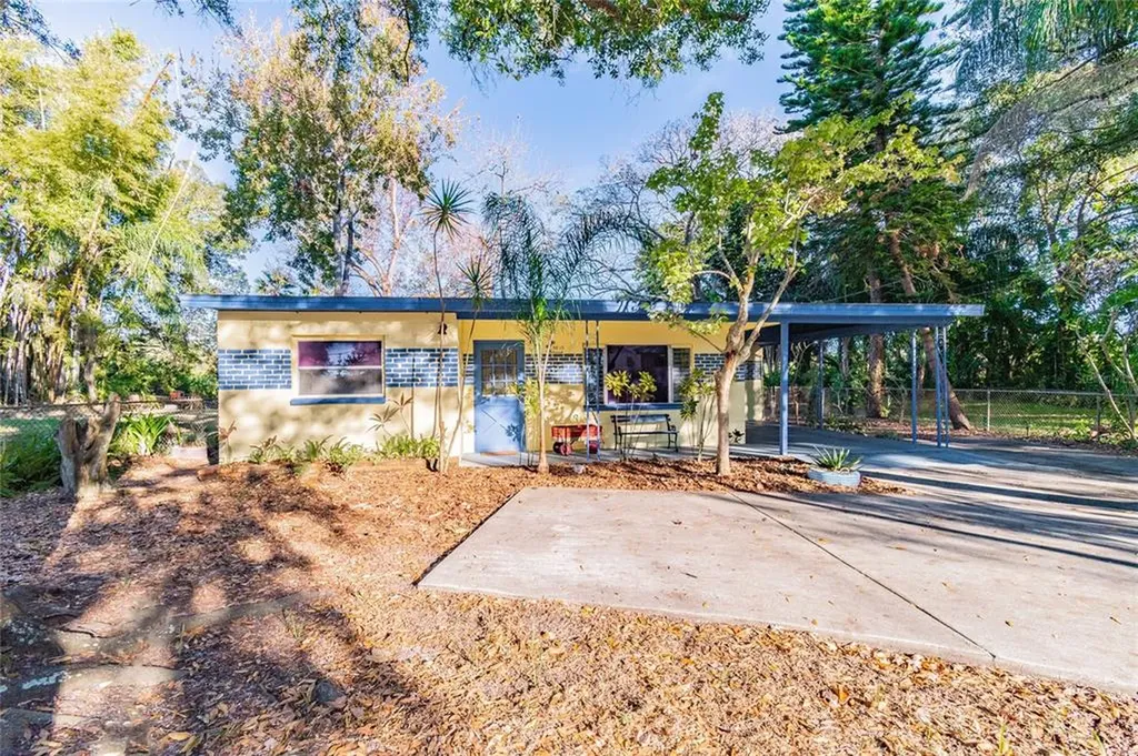 5815 Little River Drive Tampa FL 33615
