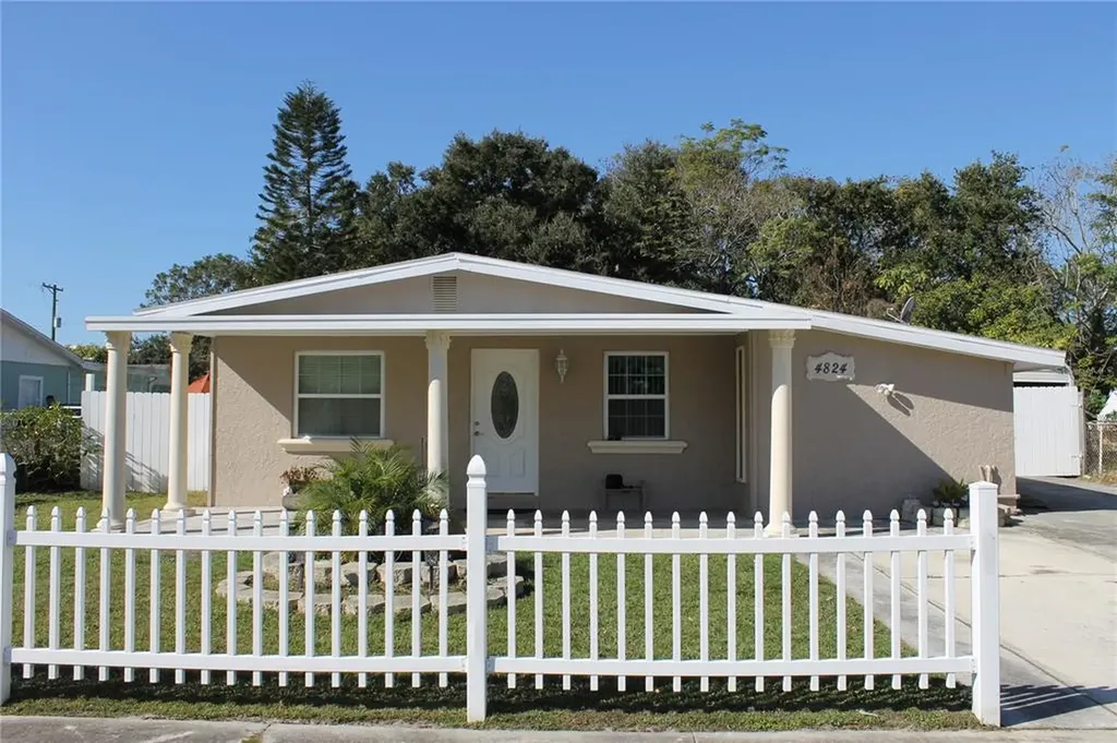 4824 El Capistrano Drive Tampa FL 33634