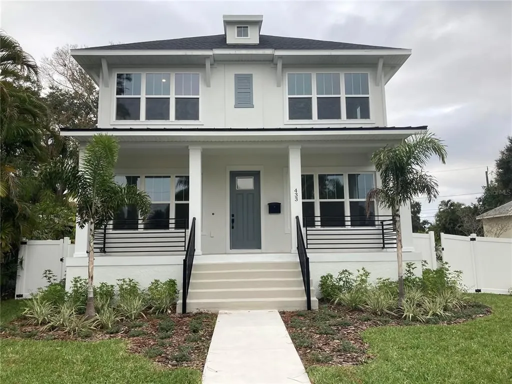 433 37th Avenue NE St Petersburg FL 33704