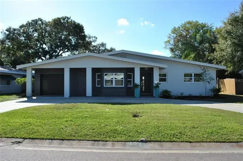 424 45th Avenue NE St Petersburg FL 33703