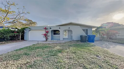 784 52nd Avenue S St Petersburg FL 33705