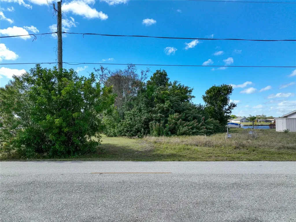 834 Ellicott Circle NW Port Charlotte FL 33952