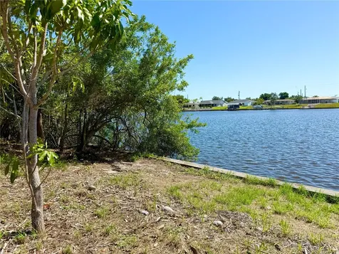 834 Ellicott Circle NW Port Charlotte FL 33952