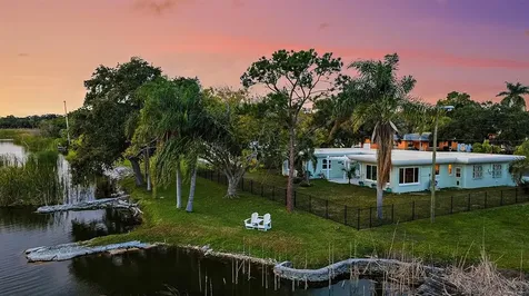 1648 28th Avenue S St Petersburg FL 33712