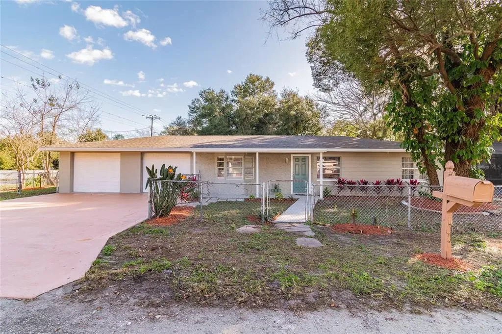 26 Violet Street Plant City FL 33563