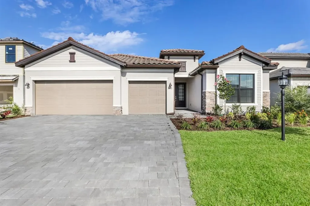5011 Seafoam Trail Bradenton FL 34211