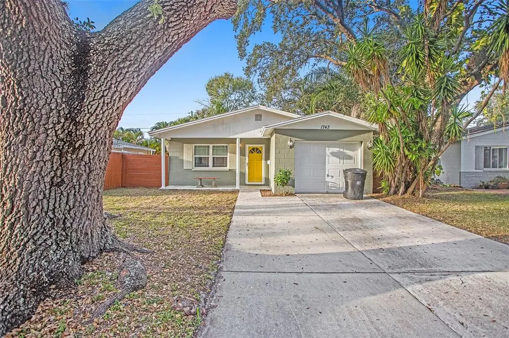 1743 Michigan Avenue NE St Petersburg FL 33703