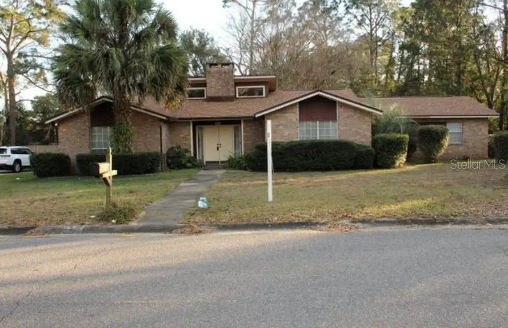 6853 Lake Charlene Drive Pensacola FL 32506