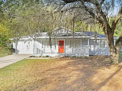 230 N Salisbury Avenue Deland FL 32720