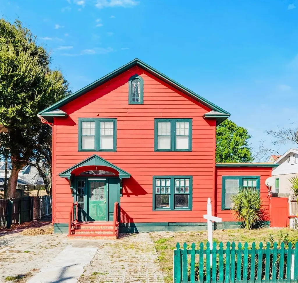 415 Braddock Avenue Daytona Beach FL 32118