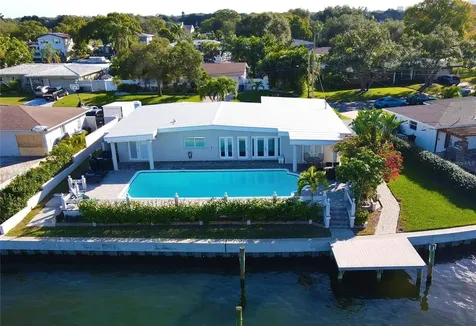 1115 37th Avenue NE St Petersburg FL 33704