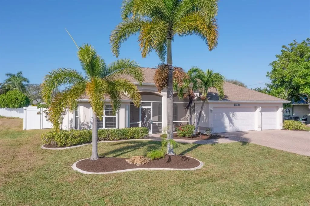 3006 Country Club Boulevard Cape Coral FL 33904