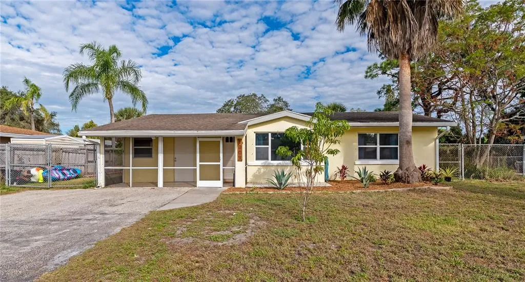 1009 68th Avenue W Bradenton FL 34207