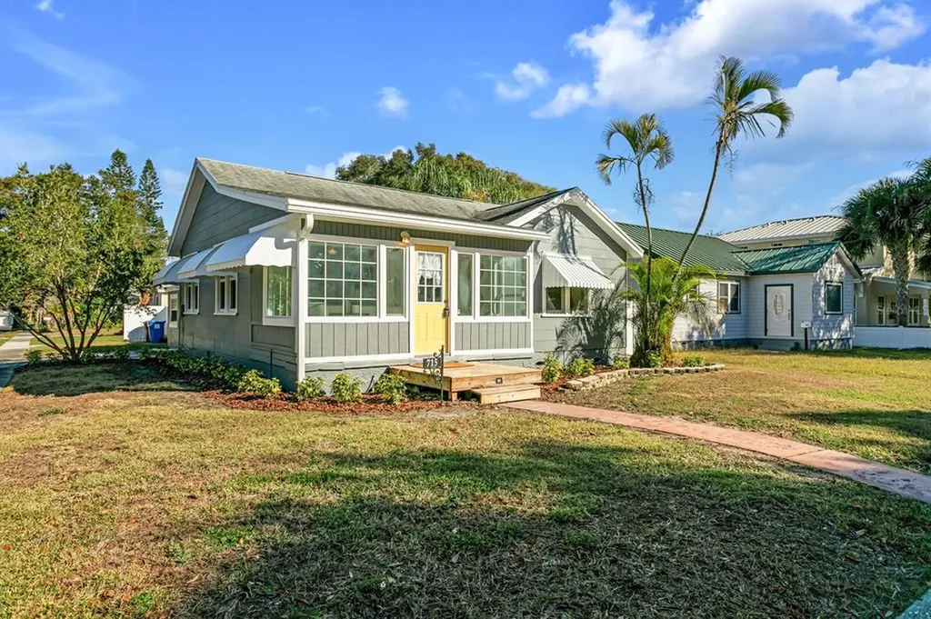 715 30th Avenue N St Petersburg FL 33704