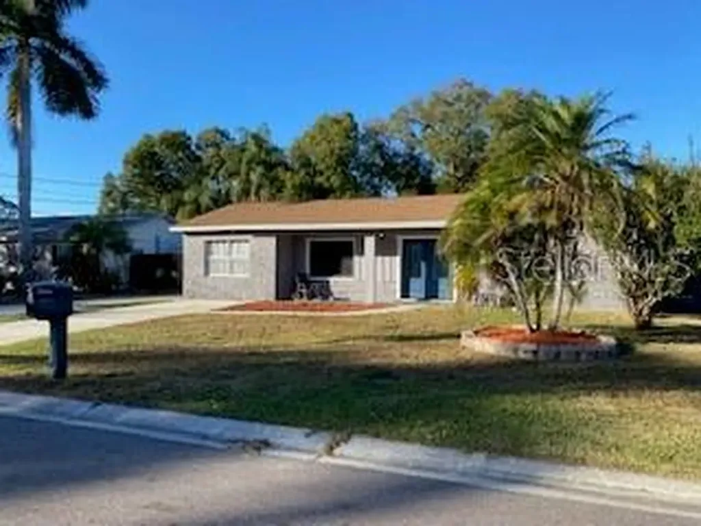 8421 Stillbrook Avenue Tampa FL 33615