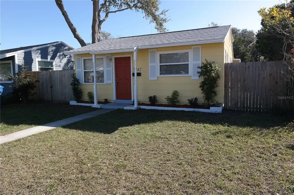 3242 36th Avenue N St Petersburg FL 33713