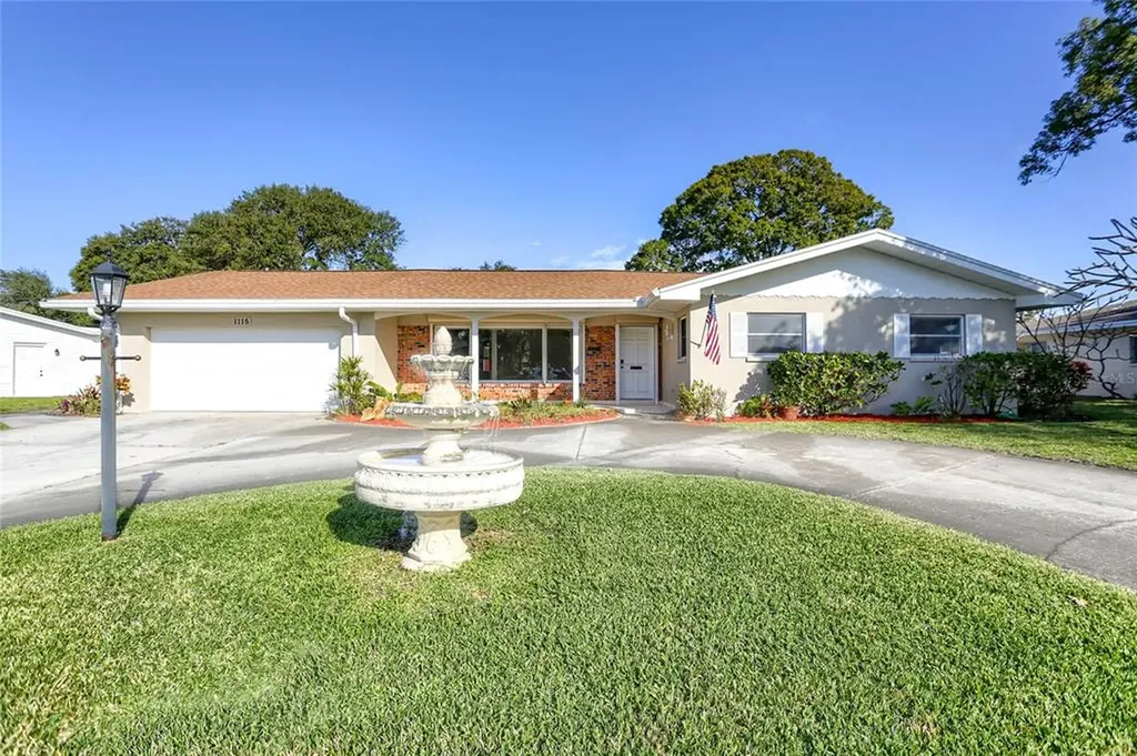 1115 35th Avenue NE St Petersburg FL 33704