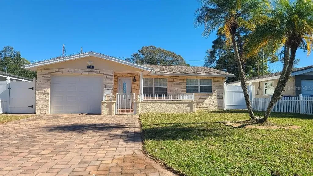 750 Northmoor Avenue N St Petersburg FL 33702