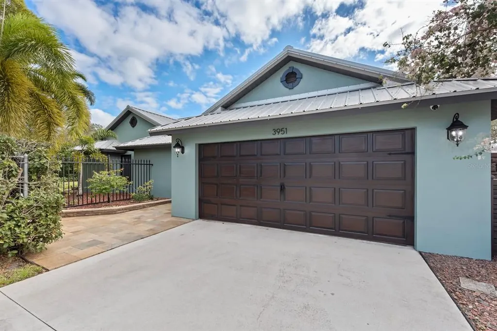 3951 Palau Drive Sarasota FL 34241