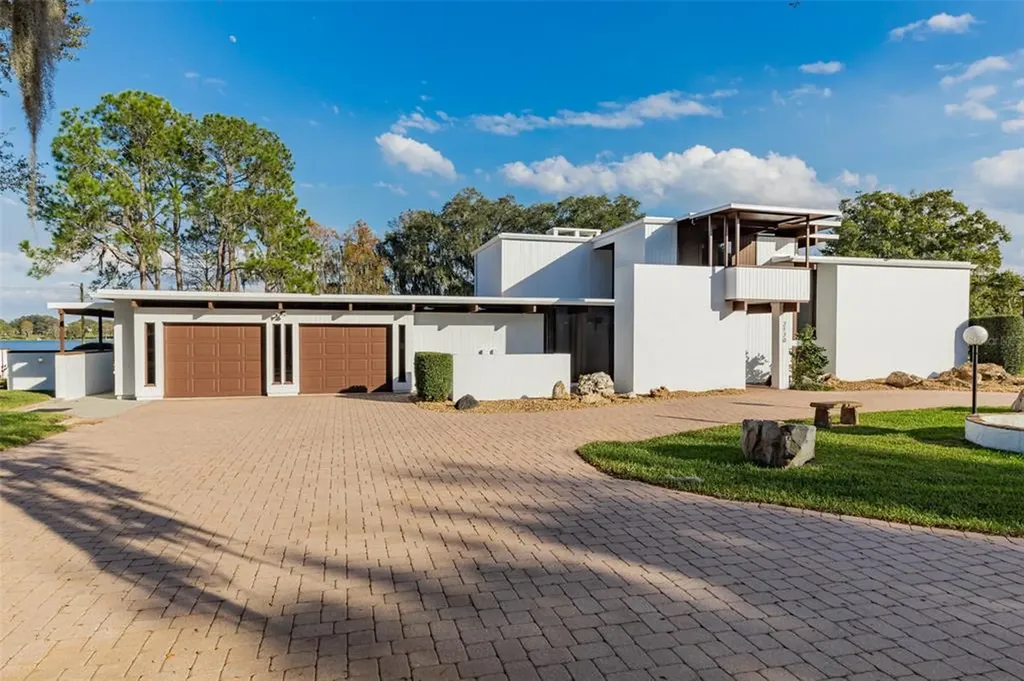 2120 N Lake Eloise Drive Winter Haven FL 33884
