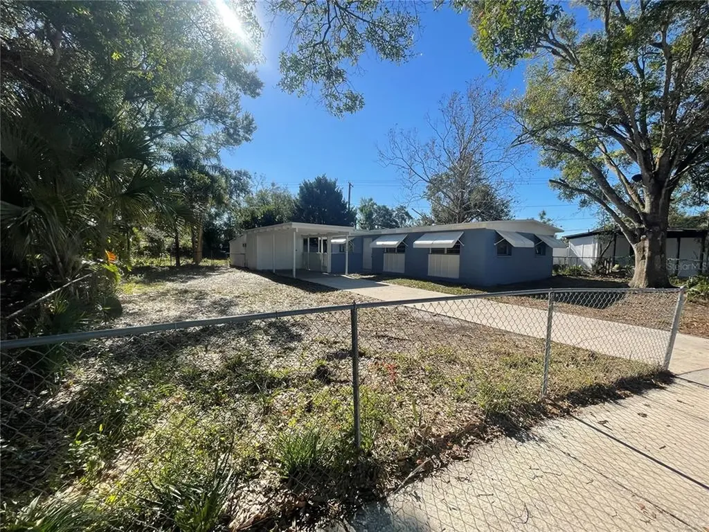 1316 Larsen Lane Tampa FL 33619