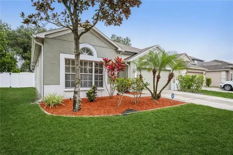 8534 Canterbury Lake Boulevard Tampa FL 33619