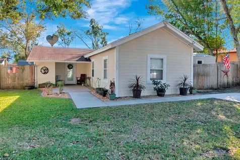 2104 W Powhatan Avenue Tampa FL 33603