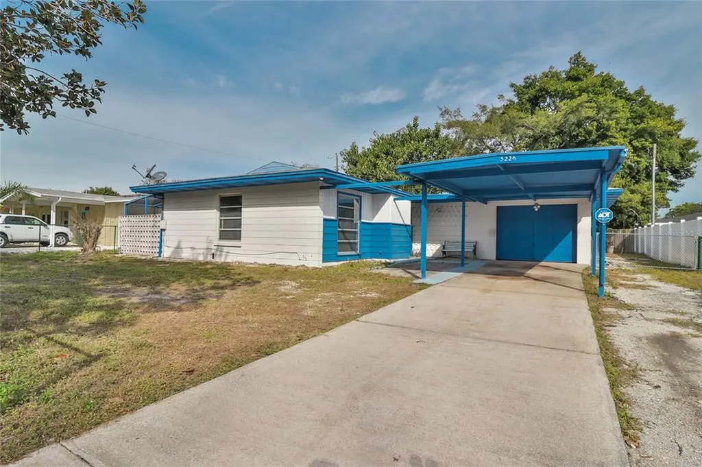 5220 43rd Avenue W Bradenton FL 34209
