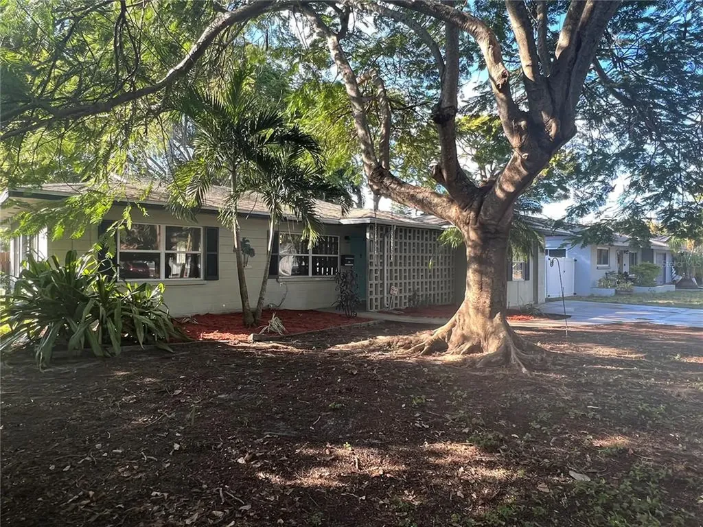 1714 28th Street W Bradenton FL 34205