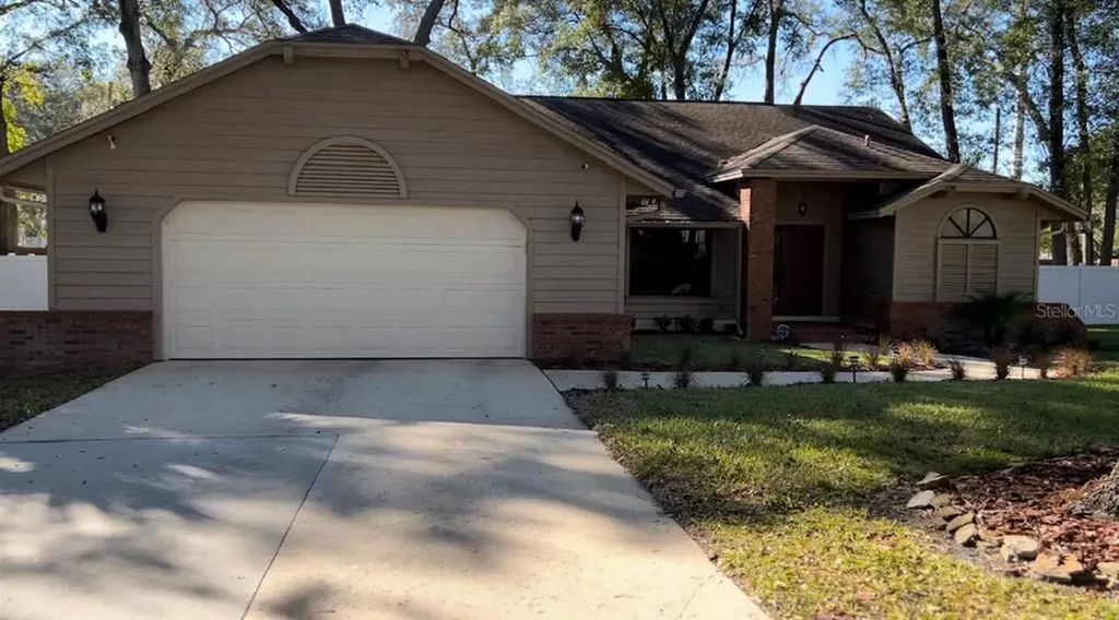 2300 Sweetwater Cc Place Drive Apopka FL 32712