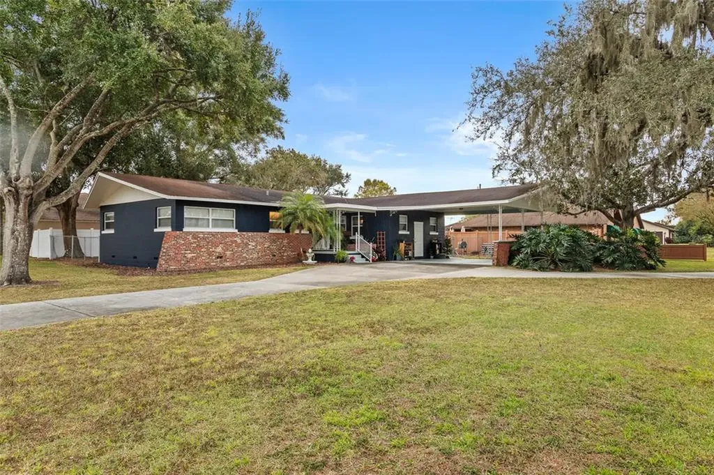 2037 Peninsular Drive Haines City FL 33844