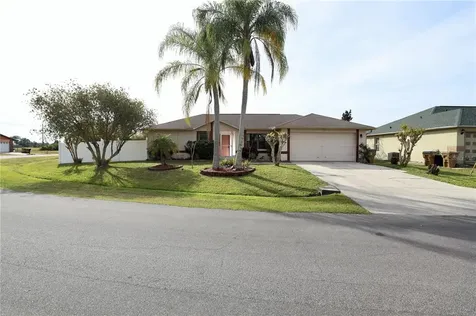 32 York Court Kissimmee FL 34758